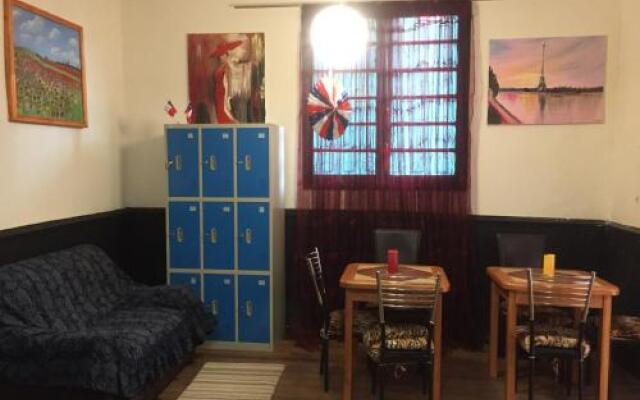 1 Hostal Galeria - Adults Only - Hostel