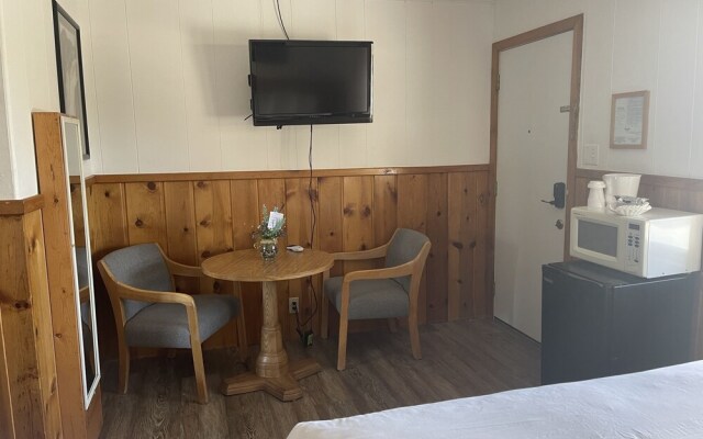 Saddle & Surrey Motel