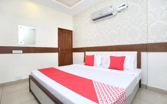 Oyo 18709 Hotel Yatri Niwas