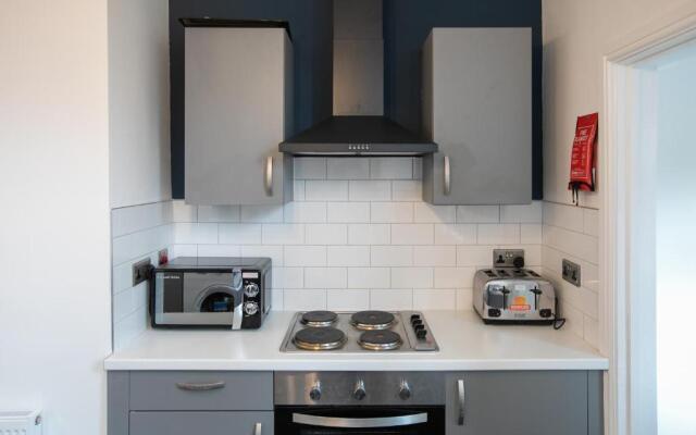 Modern Contractor House & Garden & Free Parking
