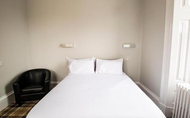 Crown Court Hotel & Bar.