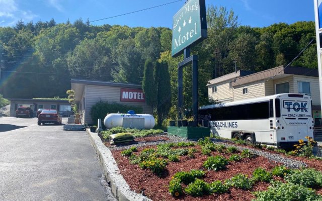 Silver Maple Motel