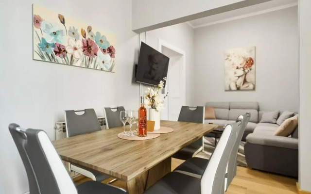 City Twenty 2bdr Apartment by Irundo