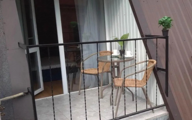 Studio near metro Pushkinska, Universytet - Mayakovskogo str. 5-3