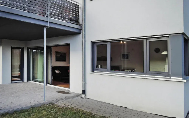Bright Apartment With Garden