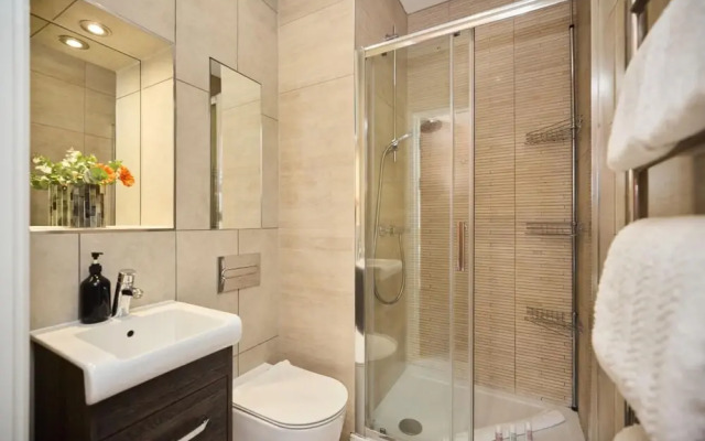 The Harlesden Hideaway - Lovely 2bdr Flat With Balcony