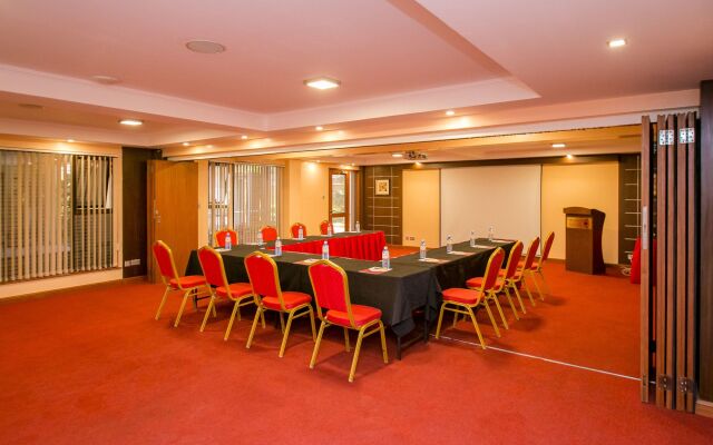 Waridi Paradise Hotel & Suites