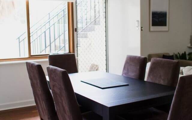 Cottesloe Beach Villa With Large Courtyard Sleeps 4