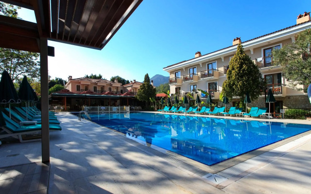 Perdikia Beach Hotel