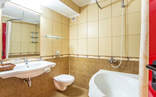 Saint George Hotel & Medical Spa