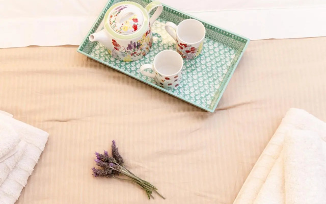 Sweet Suite Flora in Vouliagmeni