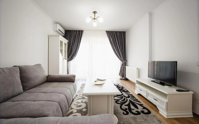 Bright & Elegant Central Apartment