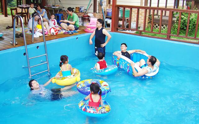 Gyeongju Lakeside Waltz Pension