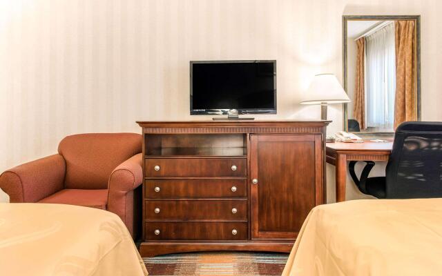 Quality Inn & Suites Miamisburg - Dayton South