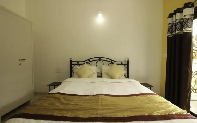 OYO Home 11012 Peaceful 1BHK Nerul