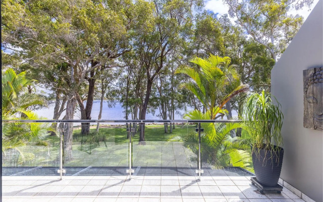 'Ambience on the Waterfront', 14 Danalene Pd - Prestige waterfront property