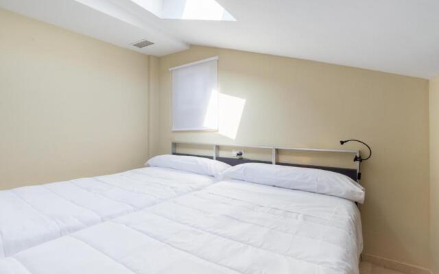 GR3-Renovated Apt Next To Old Town With Cozy Terrace