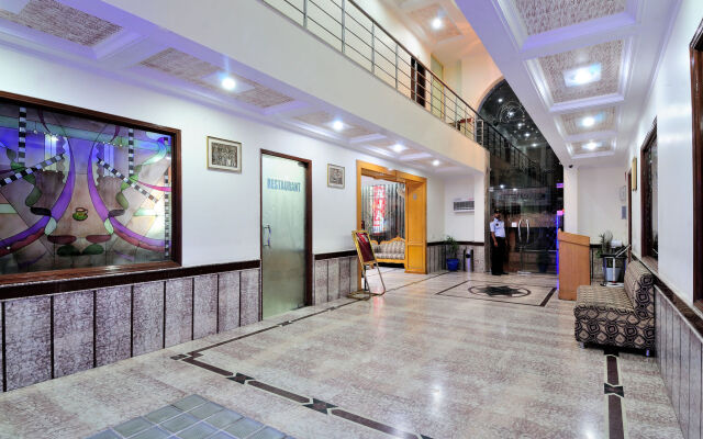 Hotel Maharaja Residency