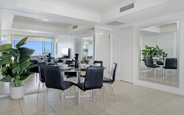 Chevron Renaissance - Wow Stay