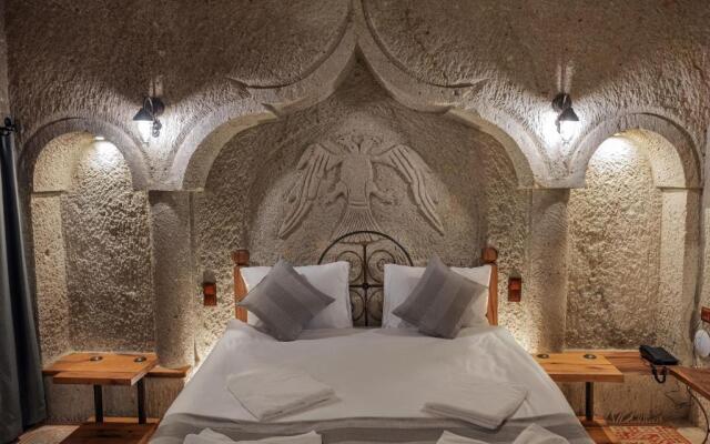 Sarnich Cave Suites
