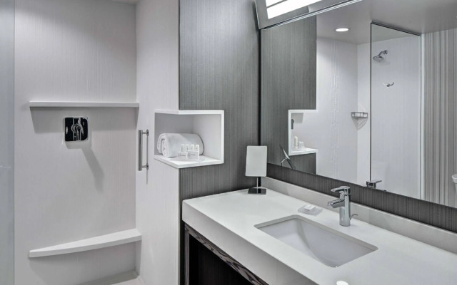 Courtyard by Marriott Appleton Riverfront