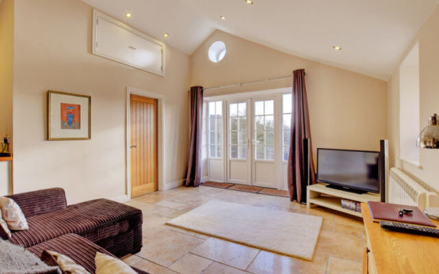 Holiday Home Cysgod y Coed