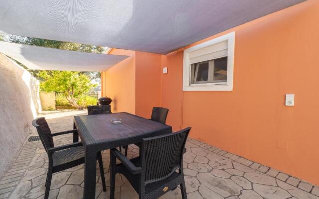 Olea House 2' walk from the sea