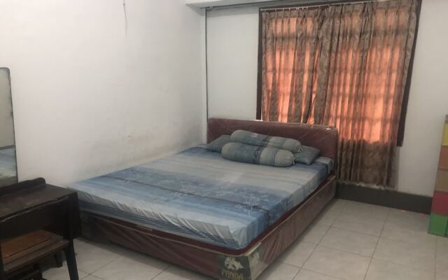 OYO 2342 Asti Residence 1