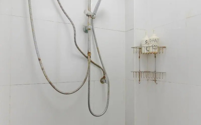 Guyasuka Hostel & Cafe by OYO Rooms
