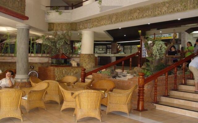 Hotel Petchkasem Grand