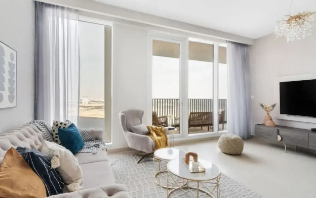 Luxury 2BR at Harbour Gate