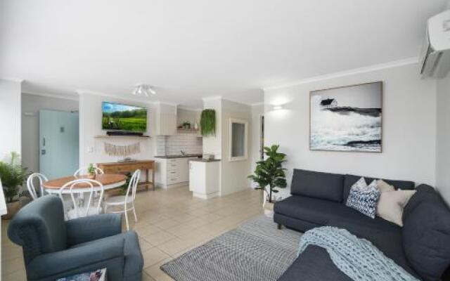 Renovated Moololaba Unit 100m To Beach