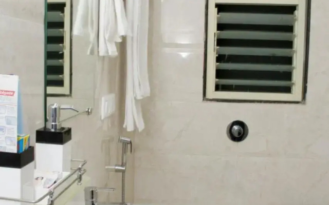 OYO Rooms Railway Station Bazar