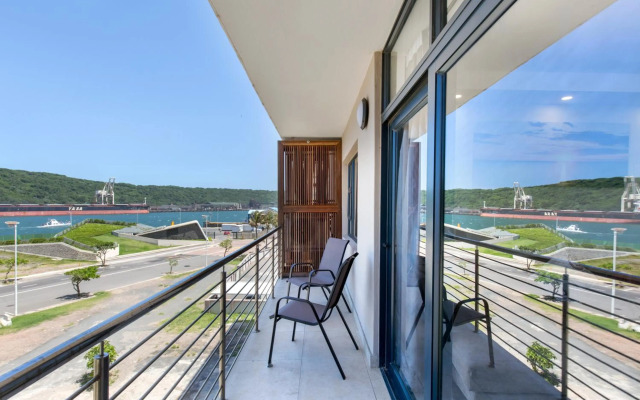 uSHAKA WATERFRONT - OUTSTANDING OPEN OUTLOOKS