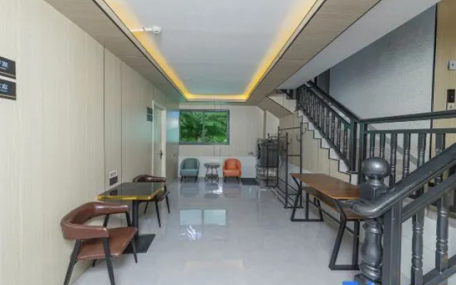 Tashton Resort Hotel (Lingshui High-speed Railway Station Branch) – Hotel Rooms – Lingshui
