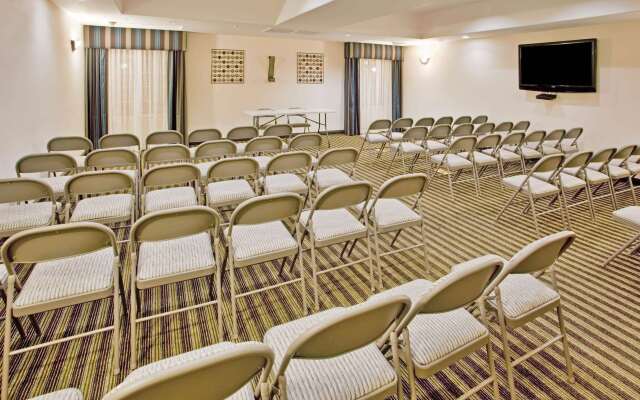 La Quinta Inn & Suites by Wyndham Fowler