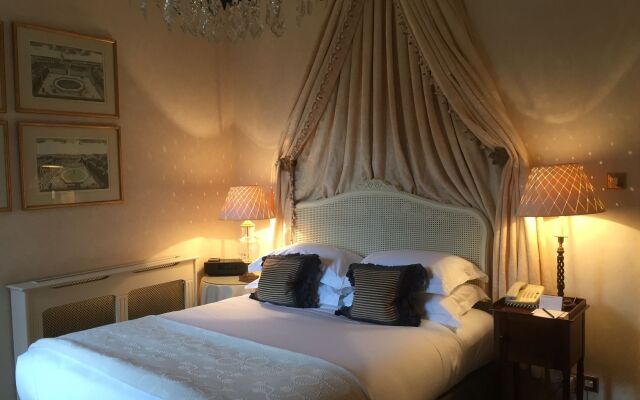 Lucknam Park, Emblems Collection