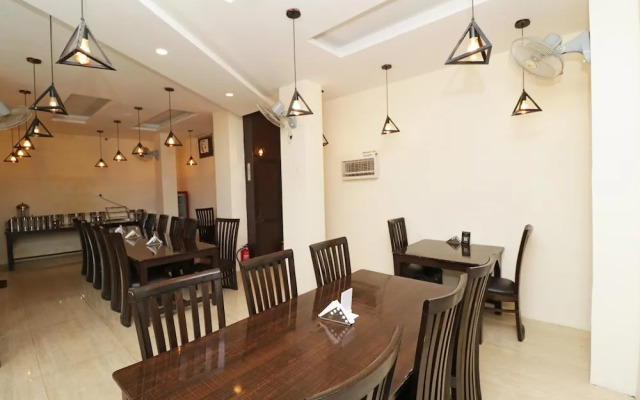 Hotel Mirage Residency