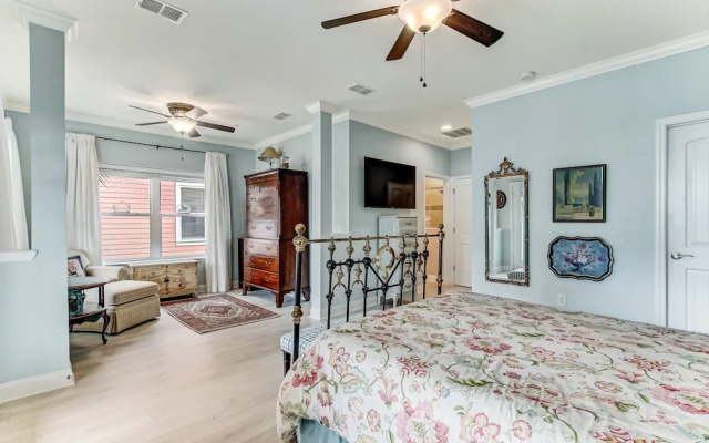 2152 Cape Sound 2 Bedroom Townhouse by RedAwning
