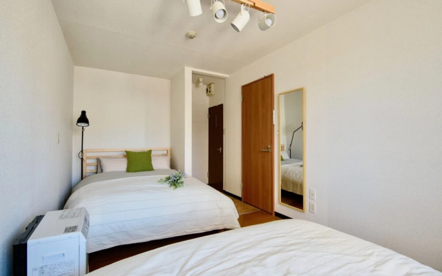 Grandeur South Room103205