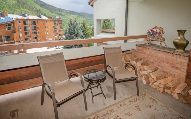 Snowfox #302 2 Bedroom Condo by RedAwning