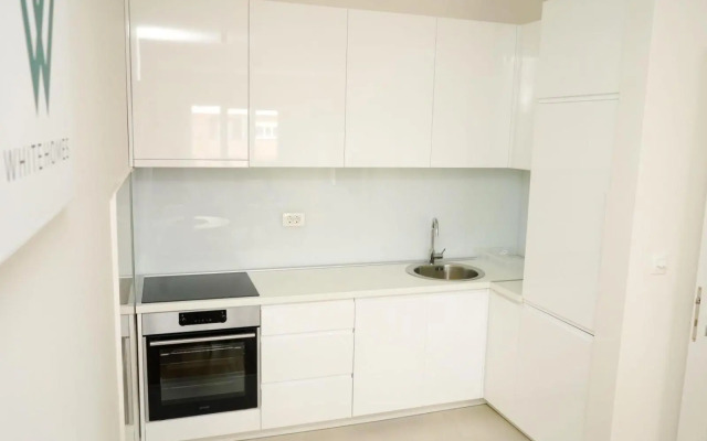 White Homes Apartments • Central Point