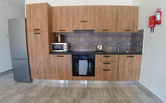 F11-1 Double room with private bathroom in shared Flat