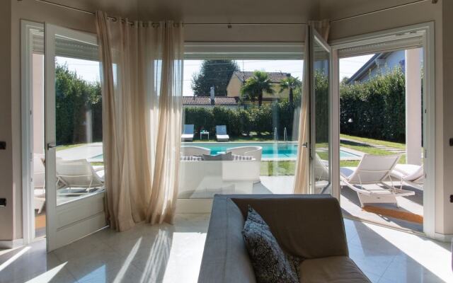 Versilia Sains Souci