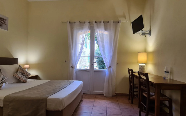 Logis Hotel La Bastide St Bach