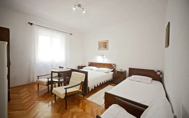 Villa Marijeta - 20 m From sea - H