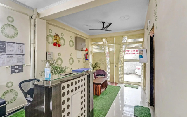 OYO 86348 Hotel crossing republik