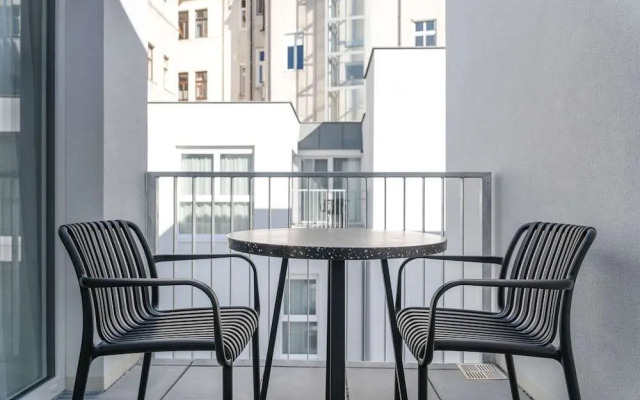 Numa Vienna Terra