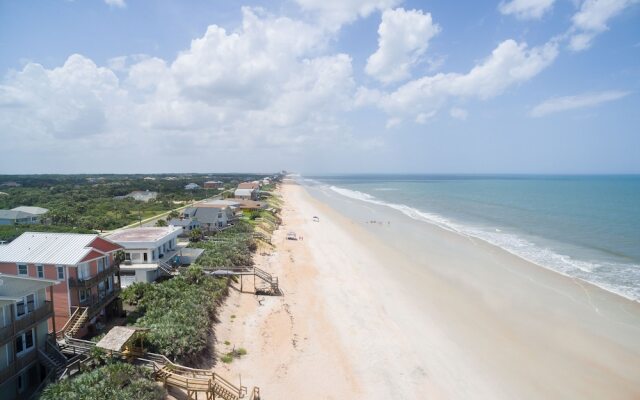 Romantic Beach House by Vtrips
