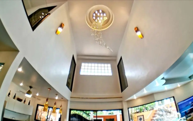 GOLDLAND Luxury Pool Villa Pattaya Walking Street 8 Bedrooms